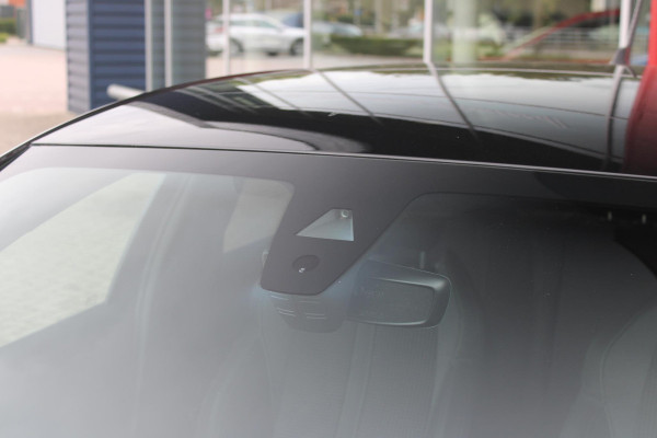 Peugeot e-208 EV GT 136PK 50 kWh | NAVIGATIE 10" TOUCHSCREEN | APPLE CARPLAY/ANDROID AUTO | PARKEERSENSOREN VOOR + ACHTER | ACHTERUITRIJ CAMERA | FULL LED KOPLAMPEN | 17" LICHTMETALEN VELGEN | CLIMATE CONTROL | CRUISE CONTROL | DAB+ RADIO | REGEN/LICHT SENSOR | SNELLAAD FUNCTIE | ALL SEASON BANDEN |
