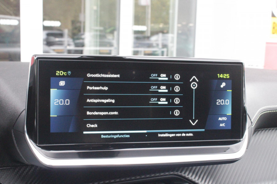 Peugeot e-208 EV GT 136PK 50 kWh | NAVIGATIE 10" TOUCHSCREEN | APPLE CARPLAY/ANDROID AUTO | PARKEERSENSOREN VOOR + ACHTER | ACHTERUITRIJ CAMERA | FULL LED KOPLAMPEN | 17" LICHTMETALEN VELGEN | CLIMATE CONTROL | CRUISE CONTROL | DAB+ RADIO | REGEN/LICHT SENSOR | SNELLAAD FUNCTIE | ALL SEASON BANDEN |