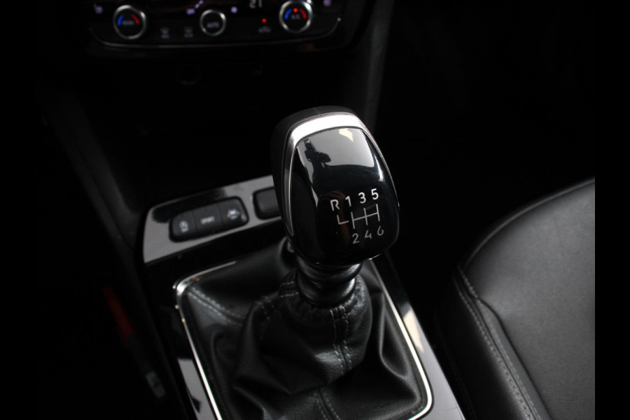 Opel Mokka 1.2 100pk Turbo Ultimate Navigatie Digitale Cockpit Camera Climate Control Parkeer sensoren Trekhaak