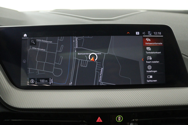 BMW 1-serie 118i (PANORAMADAK, PARKEERSENSOREN, NAVIGATIE, CRUISE CONTROL)