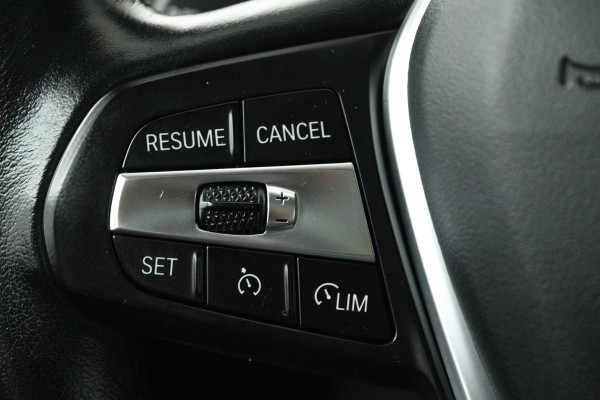 BMW 1-serie 118i (PANORAMADAK, PARKEERSENSOREN, NAVIGATIE, CRUISE CONTROL)