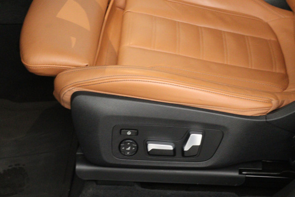 BMW X3 xDrive30i High Executive (PANORAMADAK, TREKHAAK,STOELVERWARMING, CAMERA, NAVIGATIE, DEALER ONDERHOUDEN)
