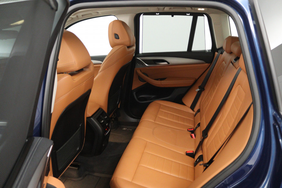 BMW X3 xDrive30i High Executive (PANORAMADAK, TREKHAAK,STOELVERWARMING, CAMERA, NAVIGATIE, DEALER ONDERHOUDEN)