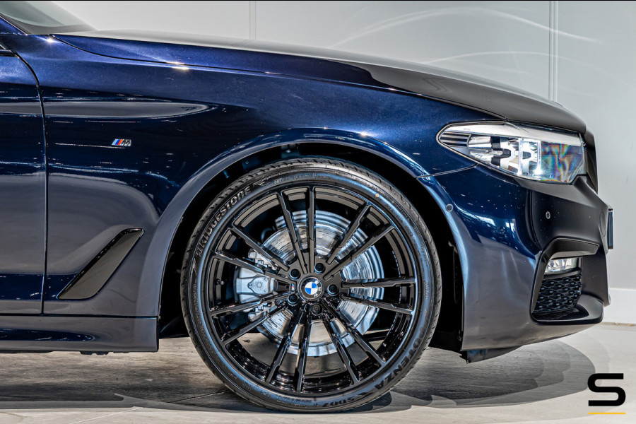 BMW 5 Serie Touring 520i Executive|M-sport|Pano|Leder|1eig