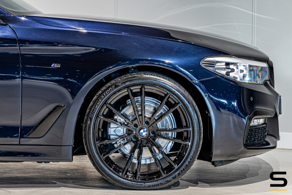 BMW 5 Serie Touring 520i Executive|M-sport|Pano|Leder|1eig
