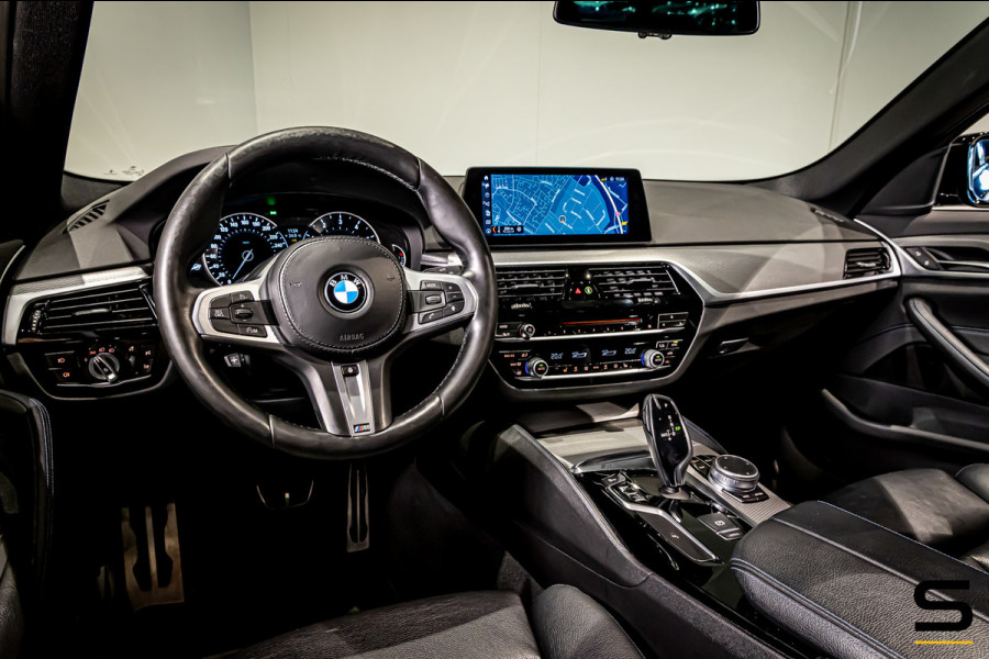 BMW 5 Serie Touring 520i Executive|M-sport|Pano|Leder|1eig