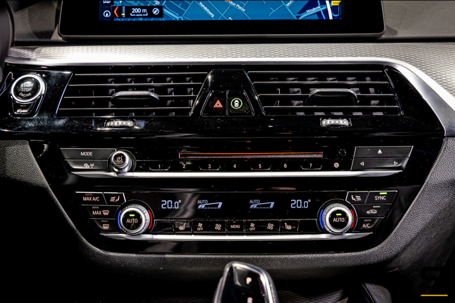 BMW 5 Serie Touring 520i Executive|M-sport|Pano|Leder|1eig