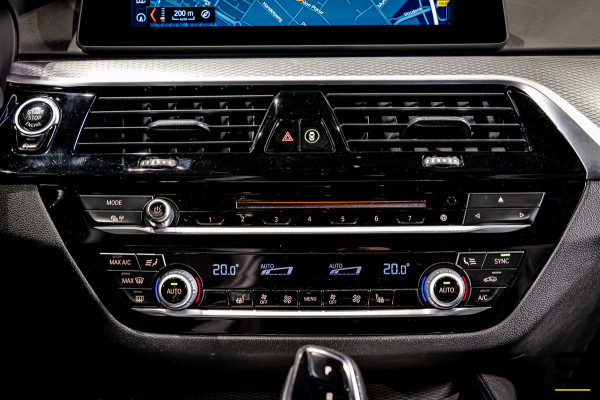 BMW 5 Serie Touring 520i Executive|M-sport|Pano|Leder|1eig