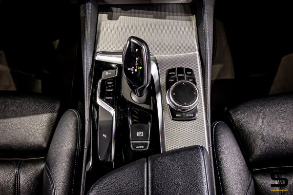 BMW 5 Serie Touring 520i Executive|M-sport|Pano|Leder|1eig