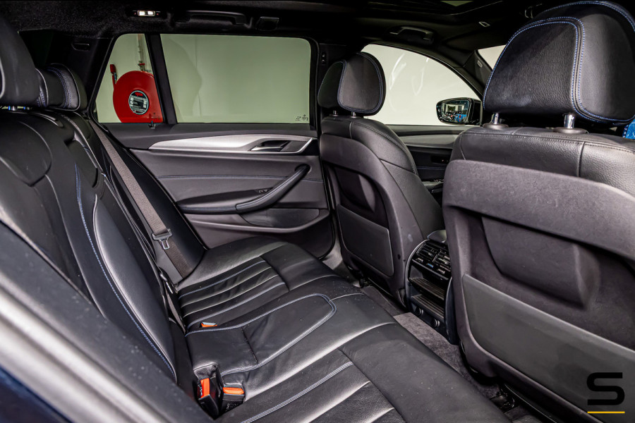 BMW 5 Serie Touring 520i Executive|M-sport|Pano|Leder|1eig