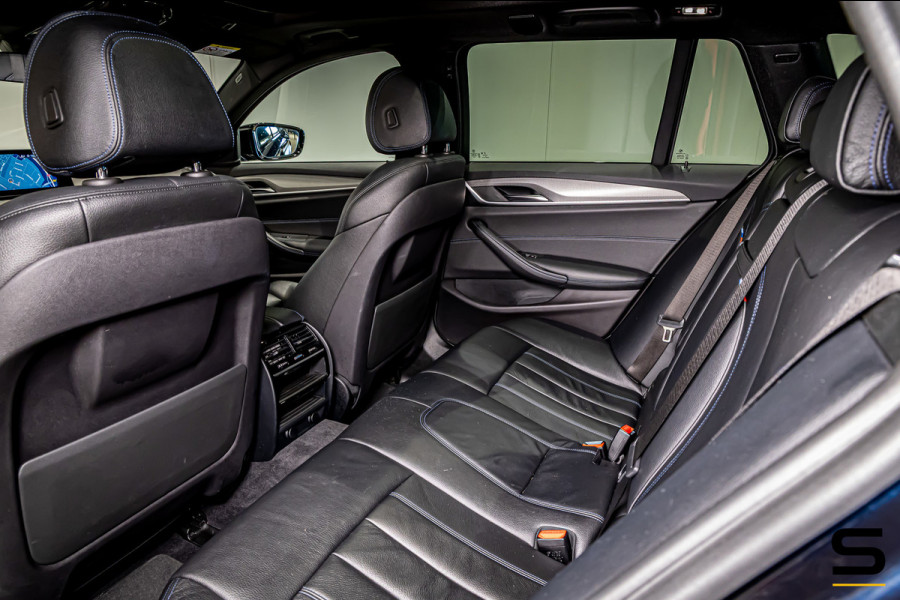 BMW 5 Serie Touring 520i Executive|M-sport|Pano|Leder|1eig