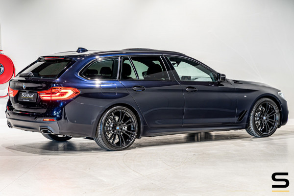 BMW 5 Serie Touring 520i Executive|M-sport|Pano|Leder|1eig