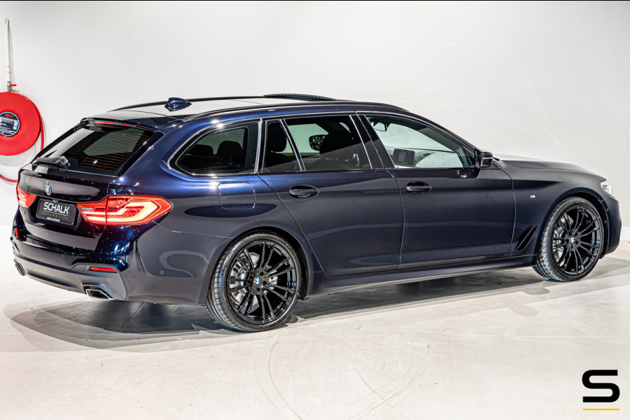 BMW 5 Serie Touring 520i Executive|M-sport|Pano|Leder|1eig