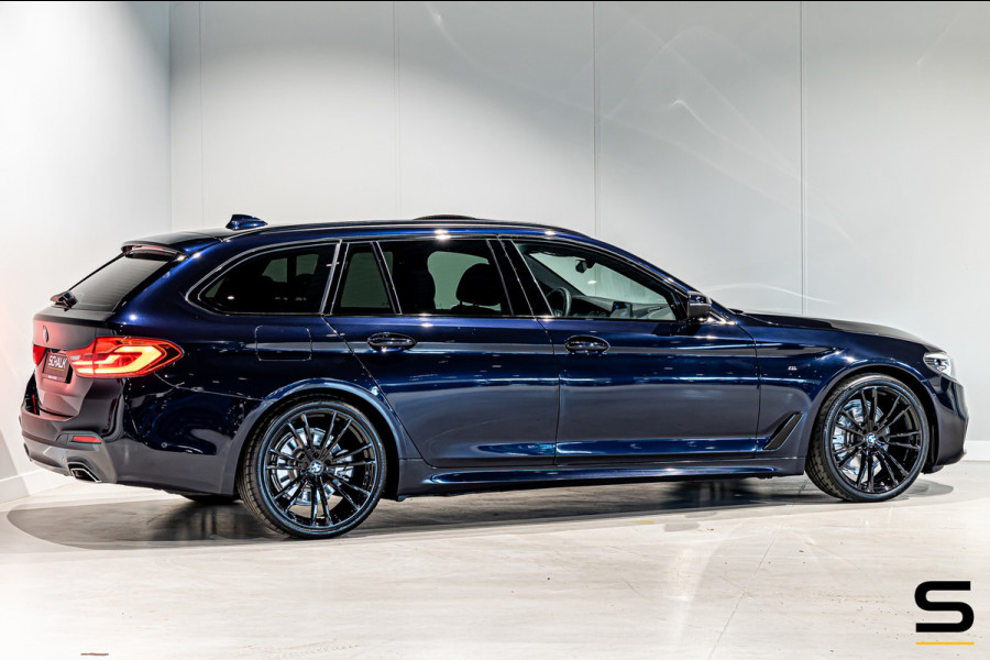 BMW 5 Serie Touring 520i Executive|M-sport|Pano|Leder|1eig