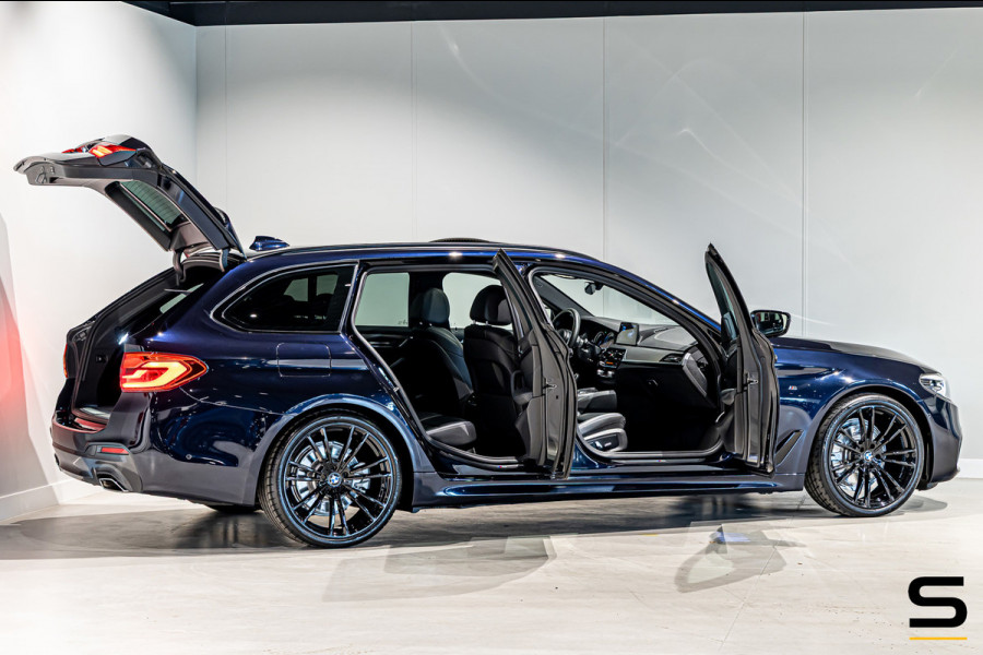 BMW 5 Serie Touring 520i Executive|M-sport|Pano|Leder|1eig