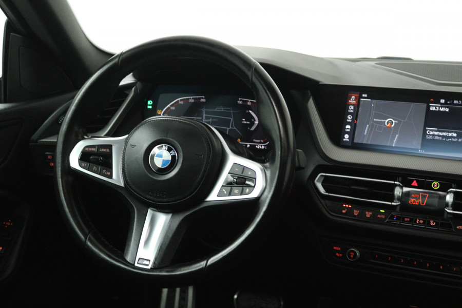 BMW 2 Serie Gran Coupé 218i High Executive (PANORAMADAK, CAMERA, STOELVERWARMING, NAVIGATIE)