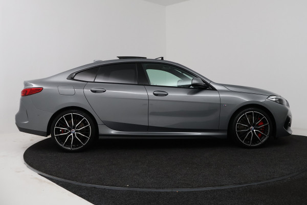 BMW 2 Serie Gran Coupé 218i High Executive (PANORAMADAK, CAMERA, STOELVERWARMING, NAVIGATIE)