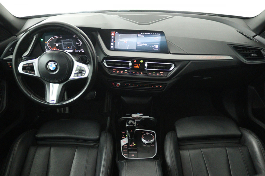BMW 2 Serie Gran Coupé 218i High Executive (PANORAMADAK, CAMERA, STOELVERWARMING, NAVIGATIE)