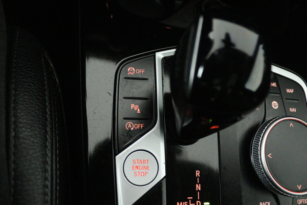 BMW 2 Serie Gran Coupé 218i High Executive (PANORAMADAK, CAMERA, STOELVERWARMING, NAVIGATIE)