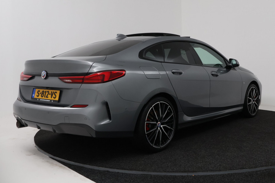 BMW 2 Serie Gran Coupé 218i High Executive (PANORAMADAK, CAMERA, STOELVERWARMING, NAVIGATIE)