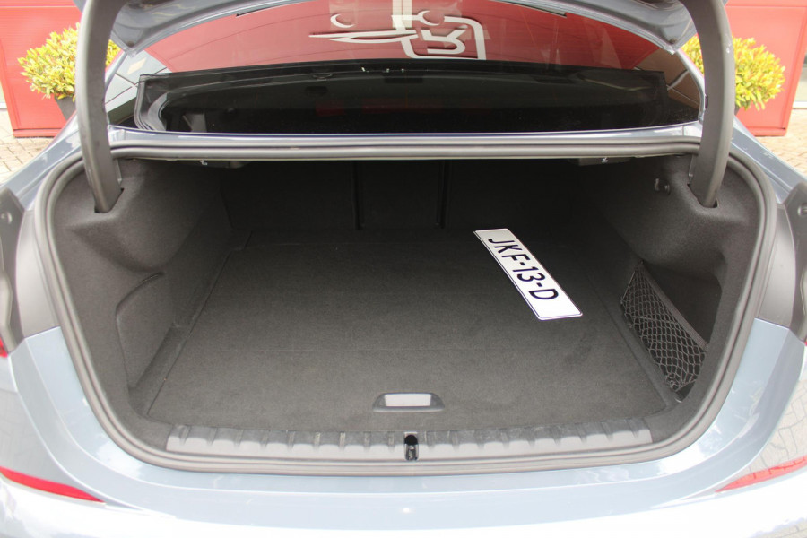 BMW 2 Serie Gran Coupé 218i M SPORT EDITION | TREKHAAK MET AFNEEMBARE KOGEL | HARMAN KARDON SOUND-SYSTEM | SFEER VERLICHTING | SHADOW LINE PAKKET | M-SPORT INTERIEUR | VERWARMBARE VOORSTOELEN | LEDEREN M-SPORT STUUR | NAVIGATIE | ACHTERUITRIJCAMERA | PARKEERSENSOREN VOOR EN ACHTER | ALARM | CLIMATE CONTROL | DRAADLOZE APPLE CARPLAY/ANDROID AUTO | LICHTMETALEN VELGEN 18'' M-SPORT (Y-SPAAK 553 M BICOLOR) | FULL LED KOPLAMPEN | LANE ASSIST | DAB+ RADIO | WARMTE WEREND GLAS  | EXTRA GETINTE ACHTERRUITEN | DODEHOEK BEWAKING | ELEKTRISCH VERSTELBARE EN INKLAPBARE BUITENSPIEGELS | BUITEN