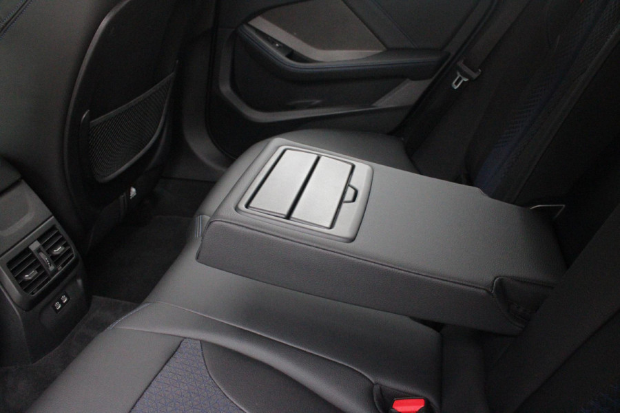 BMW 2 Serie Gran Coupé 218i M SPORT EDITION | TREKHAAK MET AFNEEMBARE KOGEL | HARMAN KARDON SOUND-SYSTEM | SFEER VERLICHTING | SHADOW LINE PAKKET | M-SPORT INTERIEUR | VERWARMBARE VOORSTOELEN | LEDEREN M-SPORT STUUR | NAVIGATIE | ACHTERUITRIJCAMERA | PARKEERSENSOREN VOOR EN ACHTER | ALARM | CLIMATE CONTROL | DRAADLOZE APPLE CARPLAY/ANDROID AUTO | LICHTMETALEN VELGEN 18'' M-SPORT (Y-SPAAK 553 M BICOLOR) | FULL LED KOPLAMPEN | LANE ASSIST | DAB+ RADIO | WARMTE WEREND GLAS  | EXTRA GETINTE ACHTERRUITEN | DODEHOEK BEWAKING | ELEKTRISCH VERSTELBARE EN INKLAPBARE BUITENSPIEGELS | BUITEN