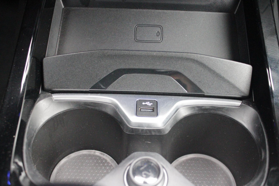 BMW 2 Serie Gran Coupé 218i M SPORT EDITION | TREKHAAK MET AFNEEMBARE KOGEL | HARMAN KARDON SOUND-SYSTEM | SFEER VERLICHTING | SHADOW LINE PAKKET | M-SPORT INTERIEUR | VERWARMBARE VOORSTOELEN | LEDEREN M-SPORT STUUR | NAVIGATIE | ACHTERUITRIJCAMERA | PARKEERSENSOREN VOOR EN ACHTER | ALARM | CLIMATE CONTROL | DRAADLOZE APPLE CARPLAY/ANDROID AUTO | LICHTMETALEN VELGEN 18'' M-SPORT (Y-SPAAK 553 M BICOLOR) | FULL LED KOPLAMPEN | LANE ASSIST | DAB+ RADIO | WARMTE WEREND GLAS  | EXTRA GETINTE ACHTERRUITEN | DODEHOEK BEWAKING | ELEKTRISCH VERSTELBARE EN INKLAPBARE BUITENSPIEGELS | BUITEN