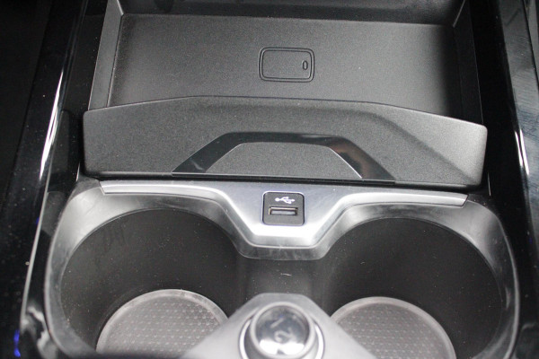 BMW 2 Serie Gran Coupé 218i M SPORT EDITION | TREKHAAK MET AFNEEMBARE KOGEL | HARMAN KARDON SOUND-SYSTEM | SFEER VERLICHTING | SHADOW LINE PAKKET | M-SPORT INTERIEUR | VERWARMBARE VOORSTOELEN | LEDEREN M-SPORT STUUR | NAVIGATIE | ACHTERUITRIJCAMERA | PARKEERSENSOREN VOOR EN ACHTER | ALARM | CLIMATE CONTROL | DRAADLOZE APPLE CARPLAY/ANDROID AUTO | LICHTMETALEN VELGEN 18'' M-SPORT (Y-SPAAK 553 M BICOLOR) | FULL LED KOPLAMPEN | LANE ASSIST | DAB+ RADIO | WARMTE WEREND GLAS  | EXTRA GETINTE ACHTERRUITEN | DODEHOEK BEWAKING | ELEKTRISCH VERSTELBARE EN INKLAPBARE BUITENSPIEGELS | BUITEN
