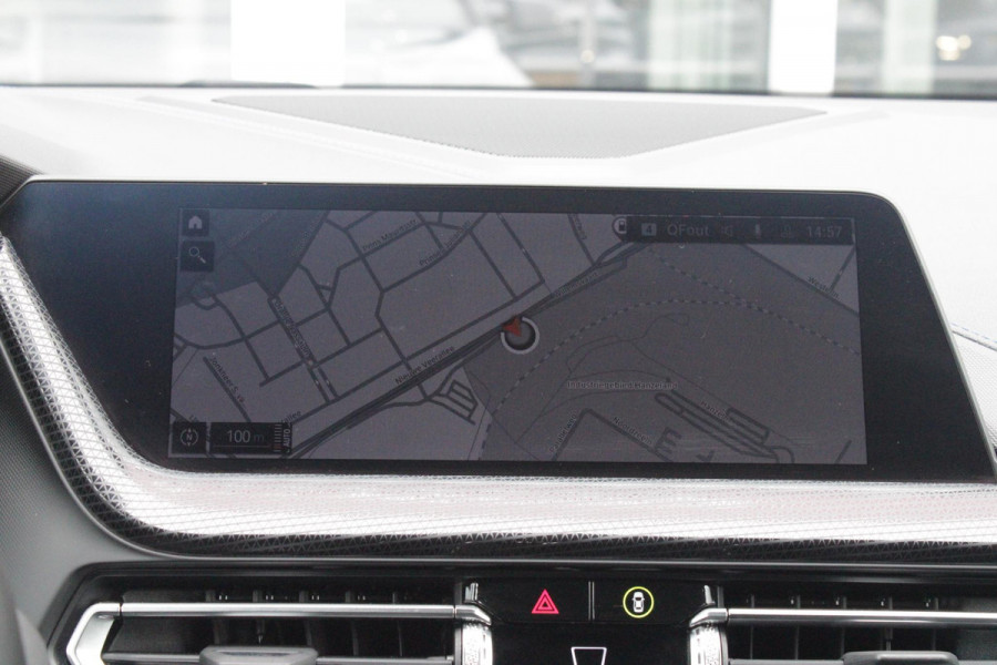 BMW 2 Serie Gran Coupé 218i M SPORT EDITION | TREKHAAK MET AFNEEMBARE KOGEL | HARMAN KARDON SOUND-SYSTEM | SFEER VERLICHTING | SHADOW LINE PAKKET | M-SPORT INTERIEUR | VERWARMBARE VOORSTOELEN | LEDEREN M-SPORT STUUR | NAVIGATIE | ACHTERUITRIJCAMERA | PARKEERSENSOREN VOOR EN ACHTER | ALARM | CLIMATE CONTROL | DRAADLOZE APPLE CARPLAY/ANDROID AUTO | LICHTMETALEN VELGEN 18'' M-SPORT (Y-SPAAK 553 M BICOLOR) | FULL LED KOPLAMPEN | LANE ASSIST | DAB+ RADIO | WARMTE WEREND GLAS  | EXTRA GETINTE ACHTERRUITEN | DODEHOEK BEWAKING | ELEKTRISCH VERSTELBARE EN INKLAPBARE BUITENSPIEGELS | BUITEN