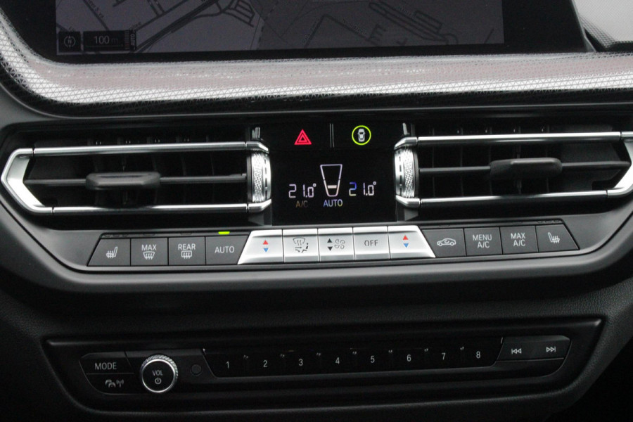 BMW 2 Serie Gran Coupé 218i M SPORT EDITION | TREKHAAK MET AFNEEMBARE KOGEL | HARMAN KARDON SOUND-SYSTEM | SFEER VERLICHTING | SHADOW LINE PAKKET | M-SPORT INTERIEUR | VERWARMBARE VOORSTOELEN | LEDEREN M-SPORT STUUR | NAVIGATIE | ACHTERUITRIJCAMERA | PARKEERSENSOREN VOOR EN ACHTER | ALARM | CLIMATE CONTROL | DRAADLOZE APPLE CARPLAY/ANDROID AUTO | LICHTMETALEN VELGEN 18'' M-SPORT (Y-SPAAK 553 M BICOLOR) | FULL LED KOPLAMPEN | LANE ASSIST | DAB+ RADIO | WARMTE WEREND GLAS  | EXTRA GETINTE ACHTERRUITEN | DODEHOEK BEWAKING | ELEKTRISCH VERSTELBARE EN INKLAPBARE BUITENSPIEGELS | BUITEN