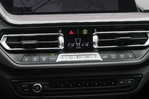 BMW 2 Serie Gran Coupé 218i M SPORT EDITION | TREKHAAK MET AFNEEMBARE KOGEL | HARMAN KARDON SOUND-SYSTEM | SFEER VERLICHTING | SHADOW LINE PAKKET | M-SPORT INTERIEUR | VERWARMBARE VOORSTOELEN | LEDEREN M-SPORT STUUR | NAVIGATIE | ACHTERUITRIJCAMERA | PARKEERSENSOREN VOOR EN ACHTER | ALARM | CLIMATE CONTROL | DRAADLOZE APPLE CARPLAY/ANDROID AUTO | LICHTMETALEN VELGEN 18'' M-SPORT (Y-SPAAK 553 M BICOLOR) | FULL LED KOPLAMPEN | LANE ASSIST | DAB+ RADIO | WARMTE WEREND GLAS  | EXTRA GETINTE ACHTERRUITEN | DODEHOEK BEWAKING | ELEKTRISCH VERSTELBARE EN INKLAPBARE BUITENSPIEGELS | BUITEN