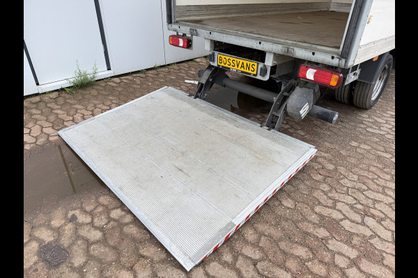 Iveco Daily 35C16 3.0 160PK Laadklep Zijdeur Camera Climate Control Bluetooth Bakwagen Meubelbak Koffer