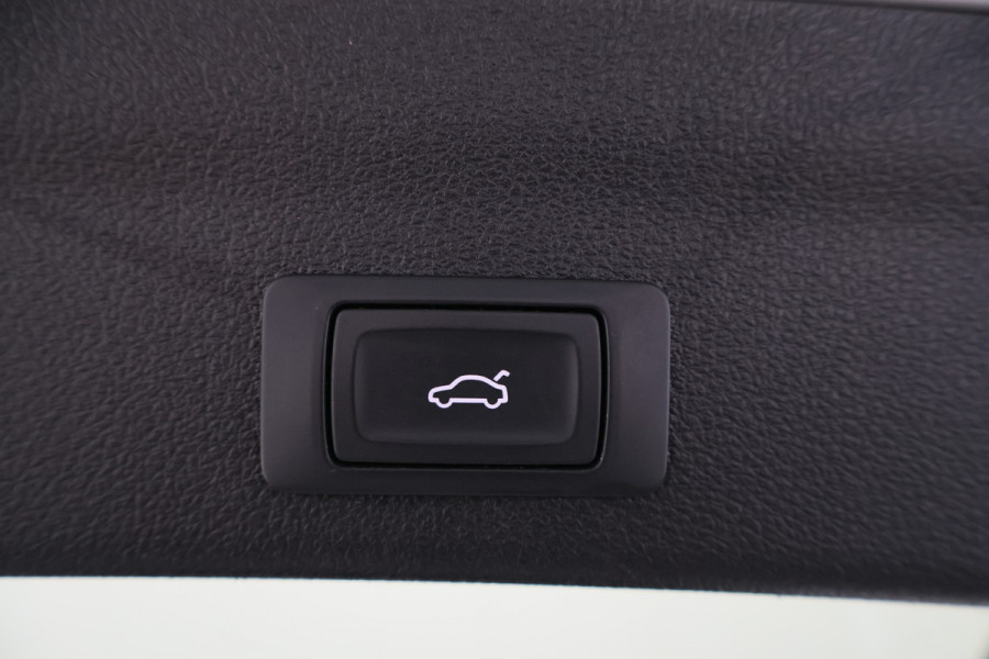 Audi A6 Avant 45 TFSI quattro Sport S line edition Panoramadak, B&O Sound, Camera, Apple Carplay, LED, Lane Assist, 20"