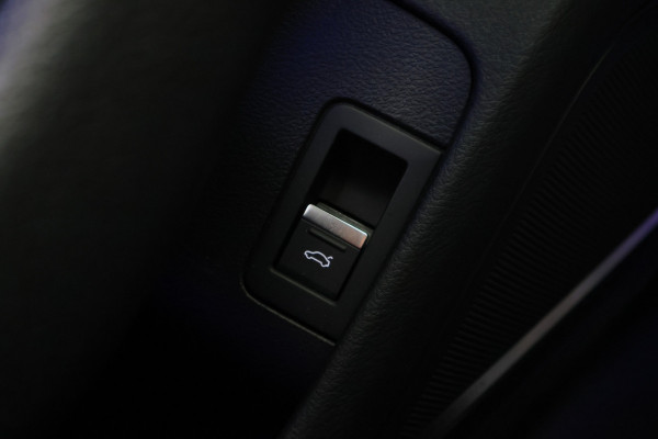 Audi A6 Avant 45 TFSI quattro Sport S line edition Panoramadak, B&O Sound, Camera, Apple Carplay, LED, Lane Assist, 20"