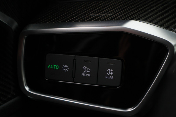 Audi A6 Avant 45 TFSI quattro Sport S line edition Panoramadak, B&O Sound, Camera, Apple Carplay, LED, Lane Assist, 20"