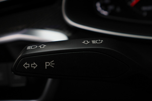 Audi A6 Avant 45 TFSI quattro Sport S line edition Panoramadak, B&O Sound, Camera, Apple Carplay, LED, Lane Assist, 20"
