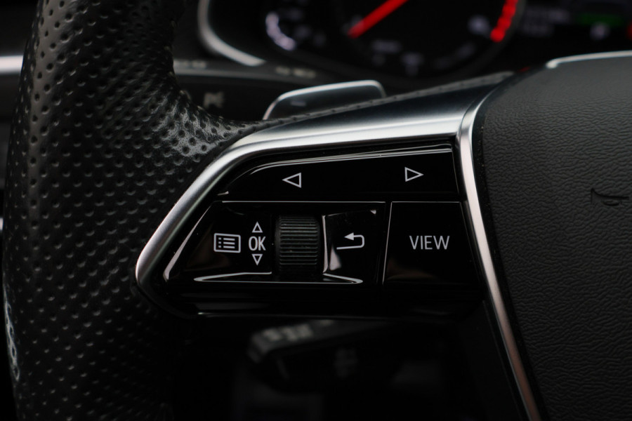 Audi A6 Avant 45 TFSI quattro Sport S line edition Panoramadak, B&O Sound, Camera, Apple Carplay, LED, Lane Assist, 20"
