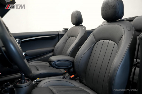 MINI Cabrio 2.0 John Cooper Works | Martini Racing |