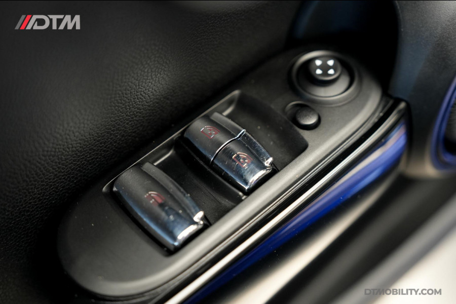 MINI Cabrio 2.0 John Cooper Works | Martini Racing |