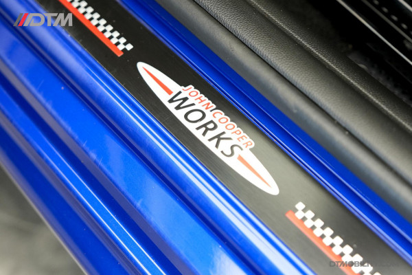 MINI Cabrio 2.0 John Cooper Works | Martini Racing |