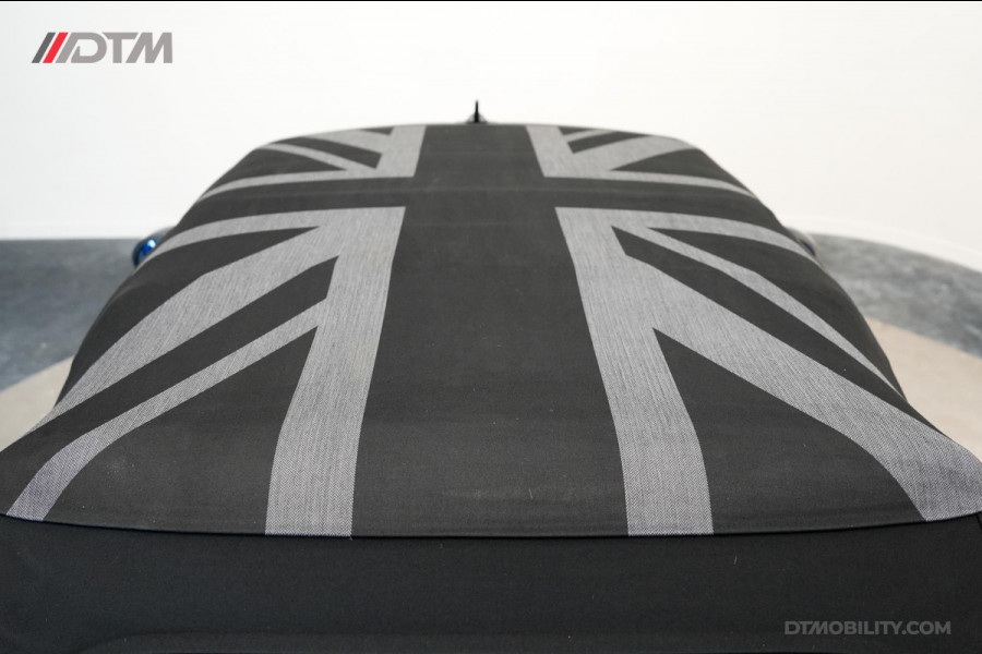 MINI Cabrio 2.0 John Cooper Works | Martini Racing |