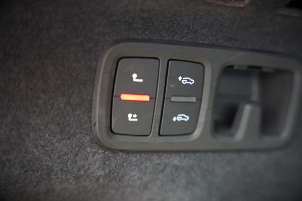 Audi Q8 60 TFSI e quattro Pro Line S Competition | RS Seats | Panoramadak | Stoelventilatie | Stoelverwarming | Stuurverwarming | Massage | Memory Seat | 360 Camera | Luchtvering | Adaptive Cruise Control | Keyless | LED Matrix | SOH 100%
