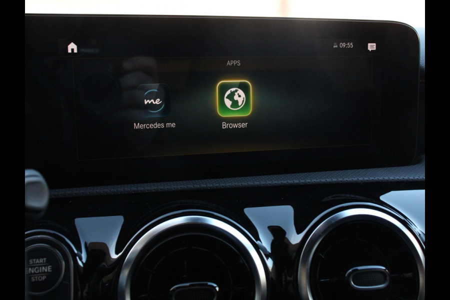Mercedes-Benz A-Klasse 200 Automaat AMG Line Navigatie Climate Control Camera Virtual Cockpit Led Stoelverwarming Cruise control Parkeersensoren