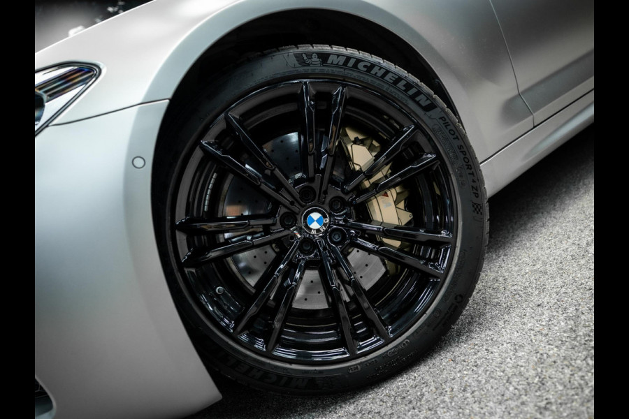 BMW M5 M5 Vol uitgevoerde NL geleverde M5 frozen grey