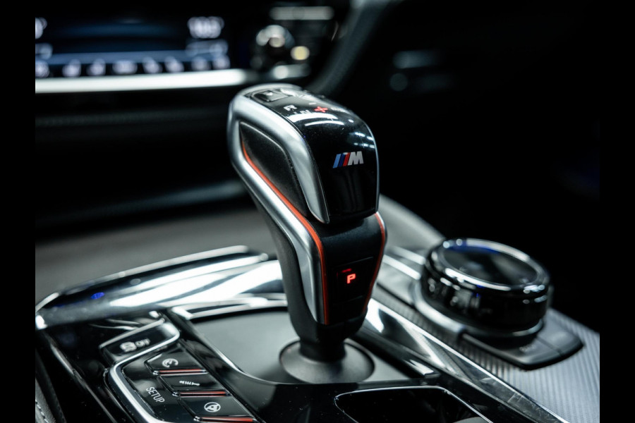 BMW M5 M5 Vol uitgevoerde NL geleverde M5 frozen grey