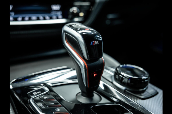 BMW M5 M5 Vol uitgevoerde NL geleverde M5 frozen grey