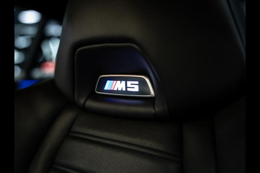 BMW M5 M5 Vol uitgevoerde NL geleverde M5 frozen grey