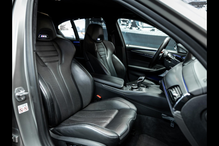 BMW M5 M5 Vol uitgevoerde NL geleverde M5 frozen grey
