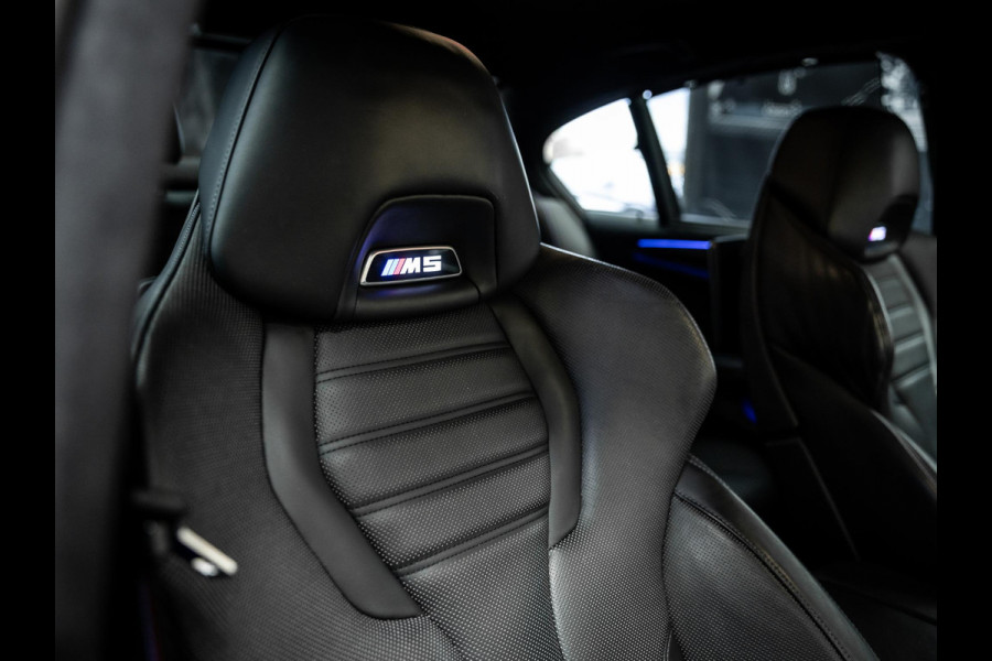 BMW M5 M5 Vol uitgevoerde NL geleverde M5 frozen grey