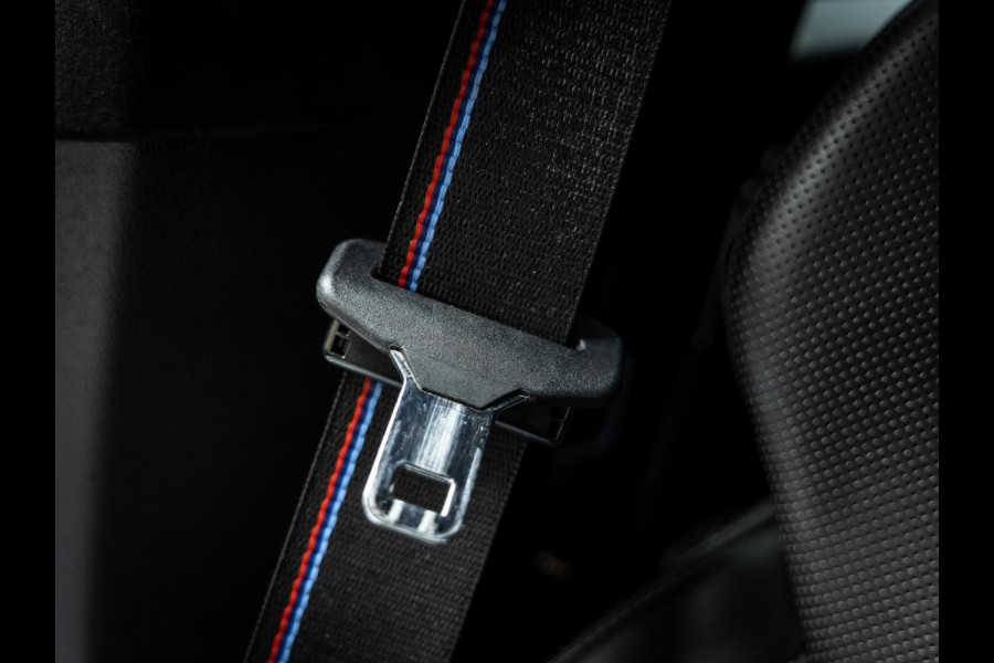 BMW M5 M5 Vol uitgevoerde NL geleverde M5 frozen grey
